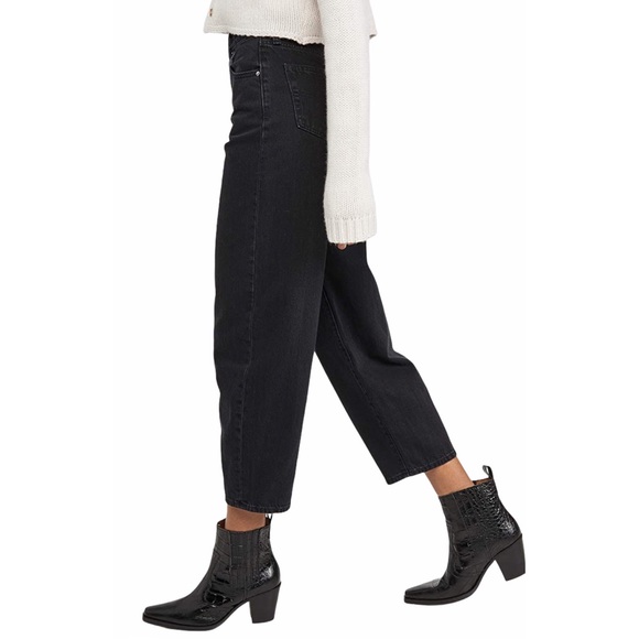 NEW Levi’s Balloon Leg Black Denim Cropped Jeans - Picture 2 of 13